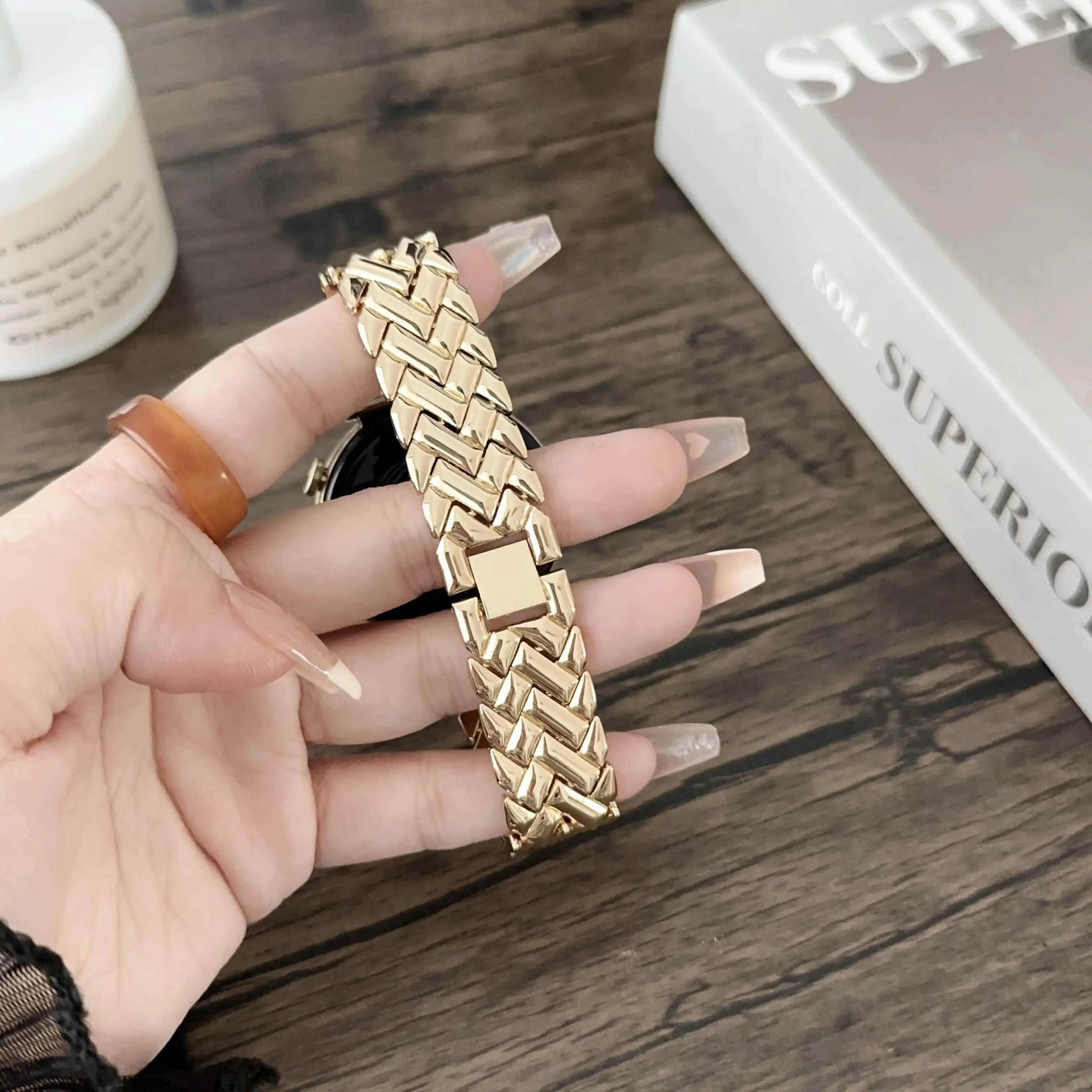 สายนาฬิกาข้อมือสเตนเลสสตีลรูปต - Fossil Smartwatch Accessories บทวิจารณ์และราคา